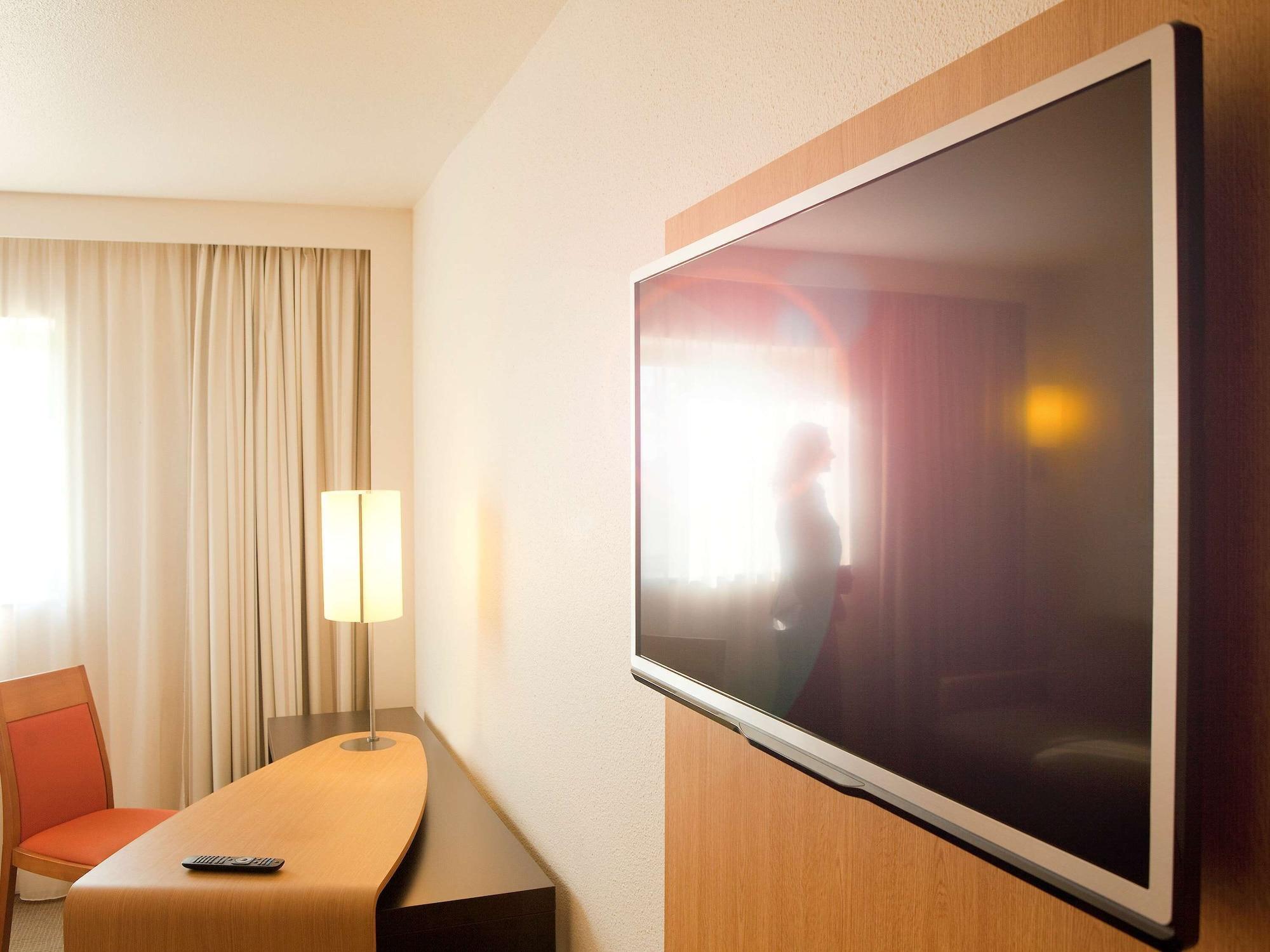 โนโวเทล เมตซ์ ซองทร์ Hotel เมซ์ ภายนอก รูปภาพ