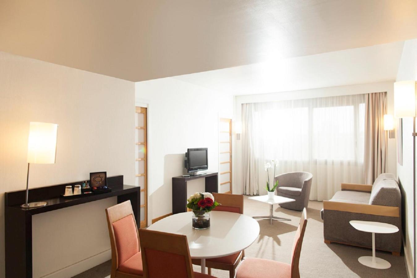โนโวเทล เมตซ์ ซองทร์ Hotel เมซ์ ภายนอก รูปภาพ